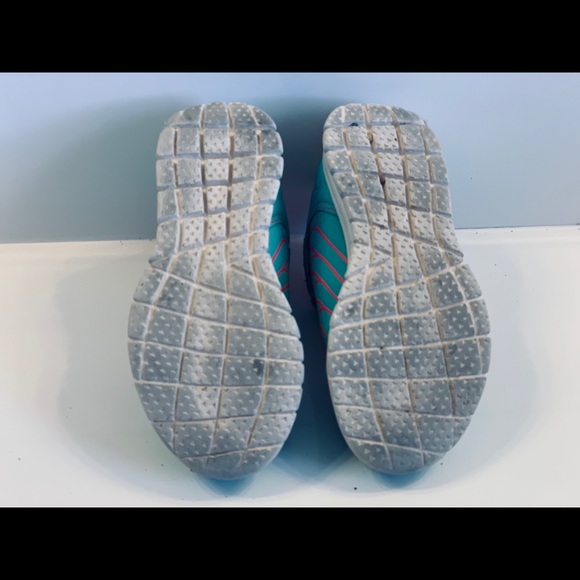 Fila girl velcro sneaker blemish on the toe - Picture 7 of 7